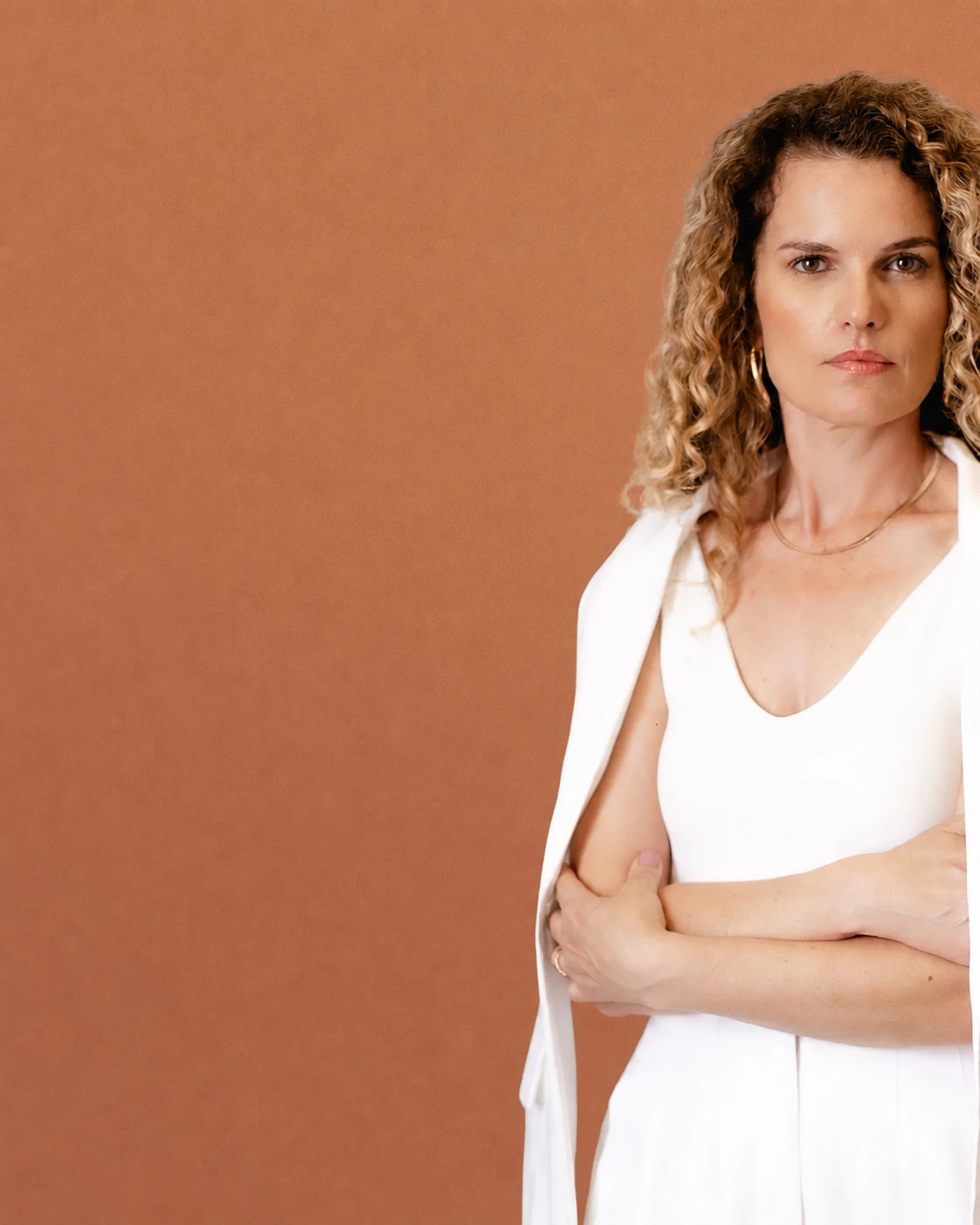Dra. Patrícia Leite em retrato editorial